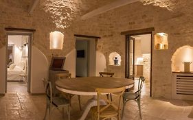 Trullo E Suites Parini 32